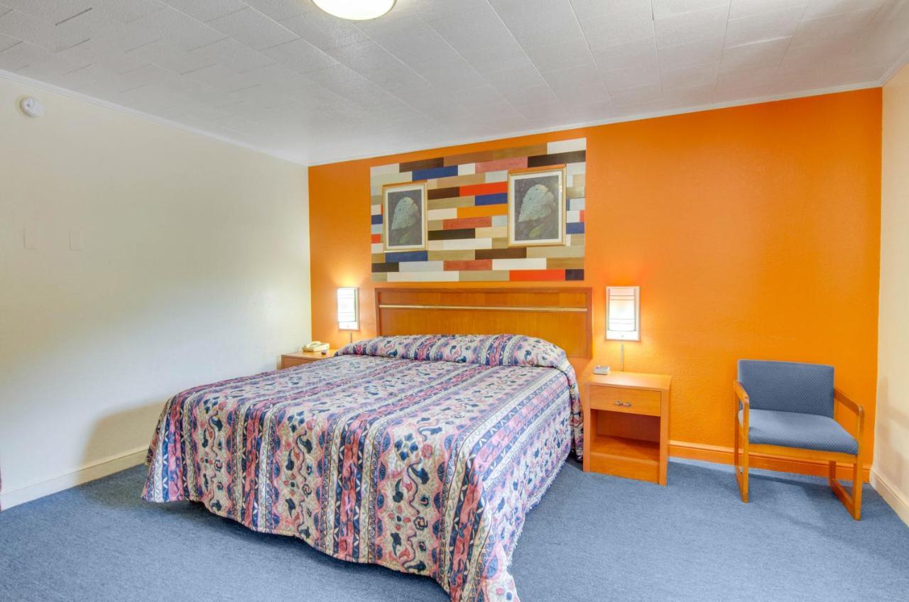 Scottish Inns Collinsville - Martinsville 外观 照片