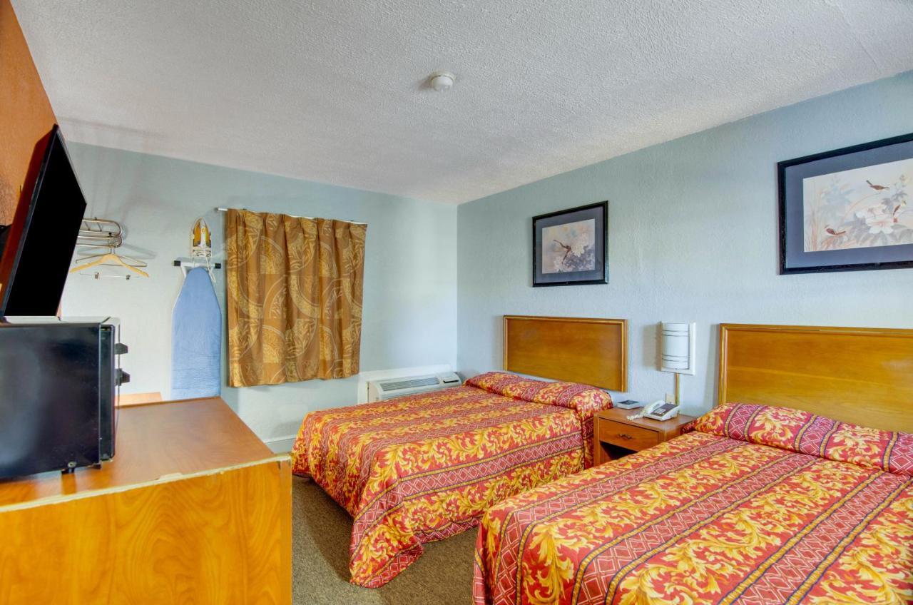 Scottish Inns Collinsville - Martinsville 外观 照片