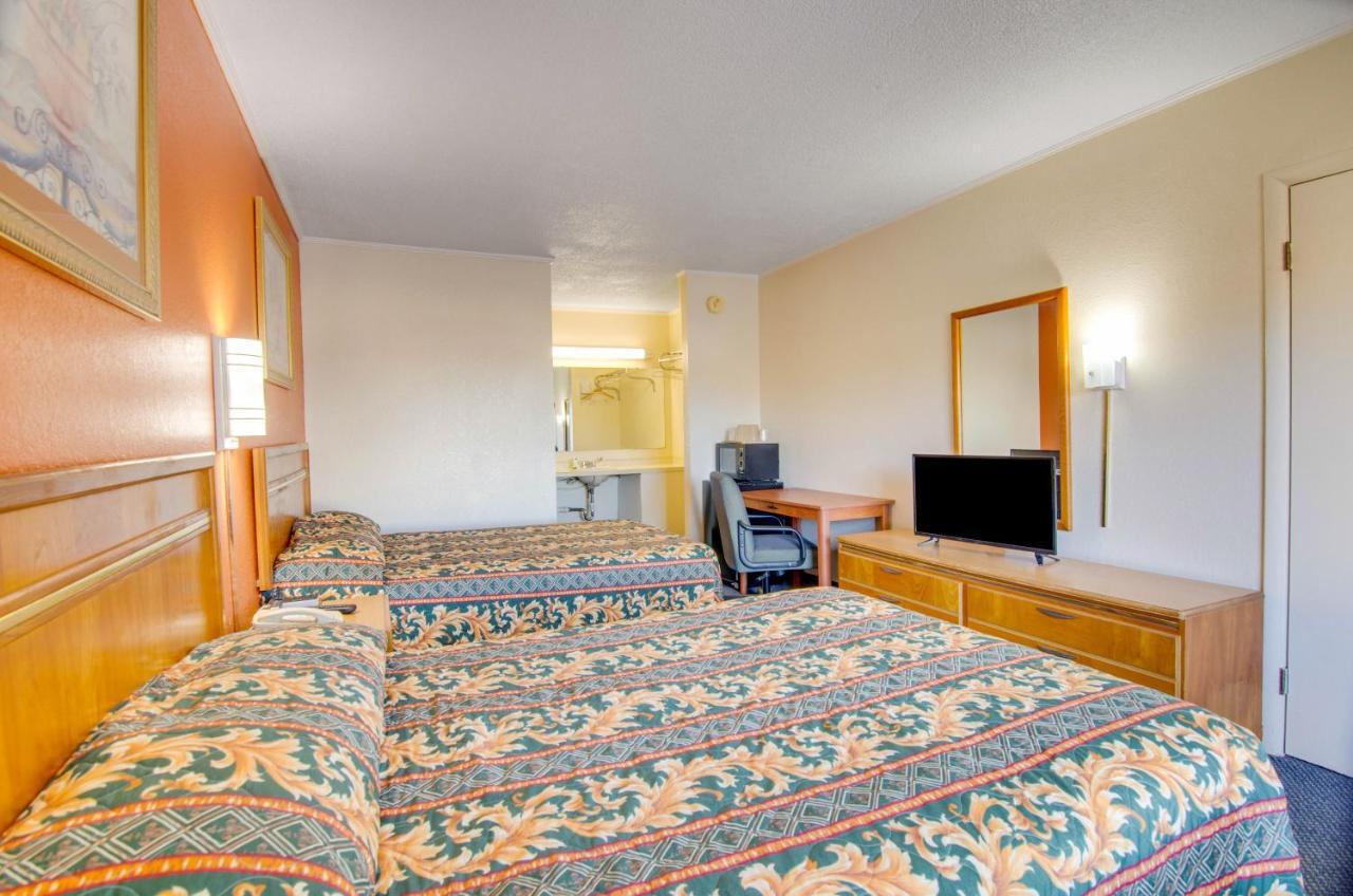 Scottish Inns Collinsville - Martinsville 外观 照片
