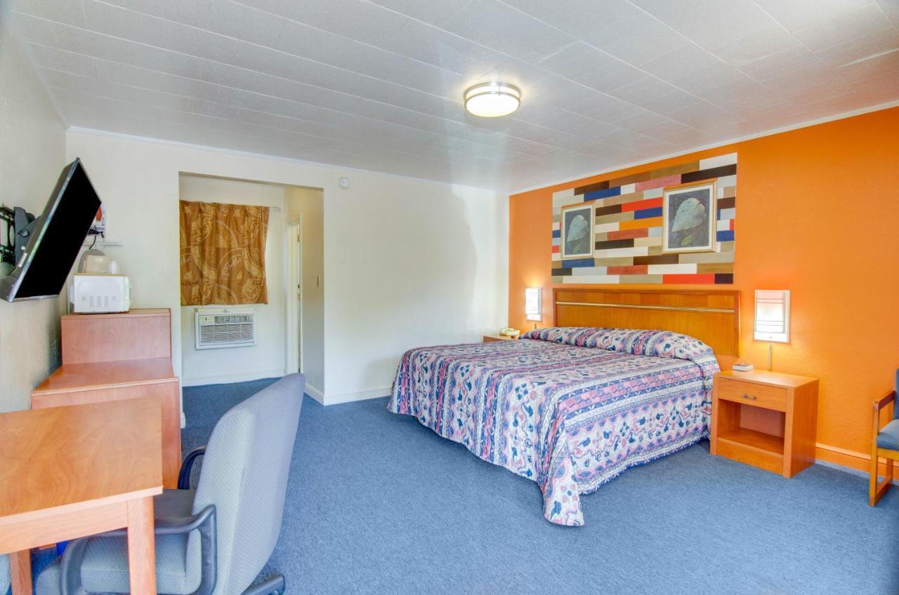 Scottish Inns Collinsville - Martinsville 外观 照片